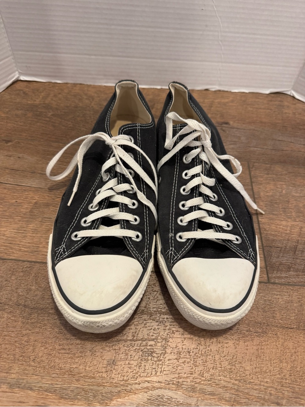 Converse Chuck Taylor All Star Black Low Top Sneakers Men’s Size 10
